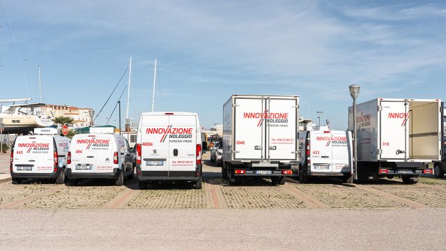 RV208305